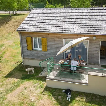 Les Chalets De La Vallee Du Bes Saint-Juéry Exterior foto